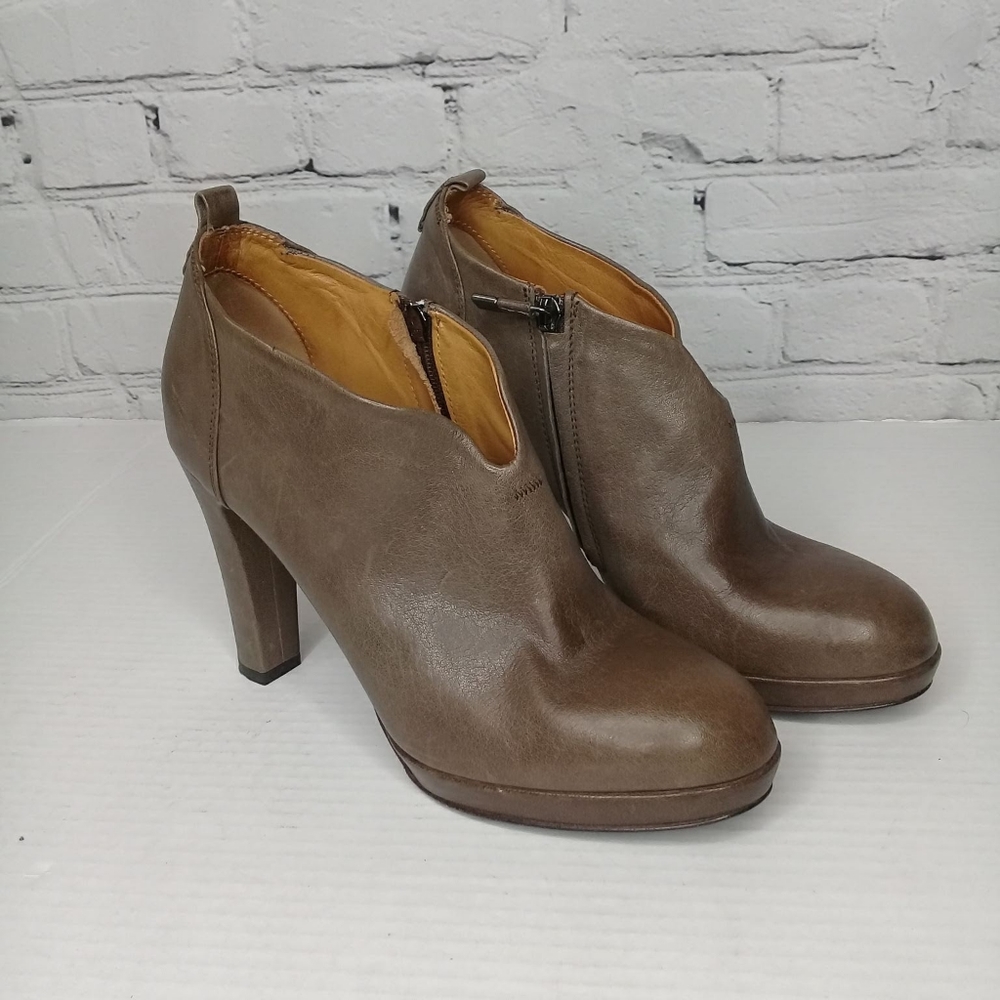 Alberto Fermani Made In Italy Taupe Brown Leather Ankle Zip Bootie 9 EU 39
